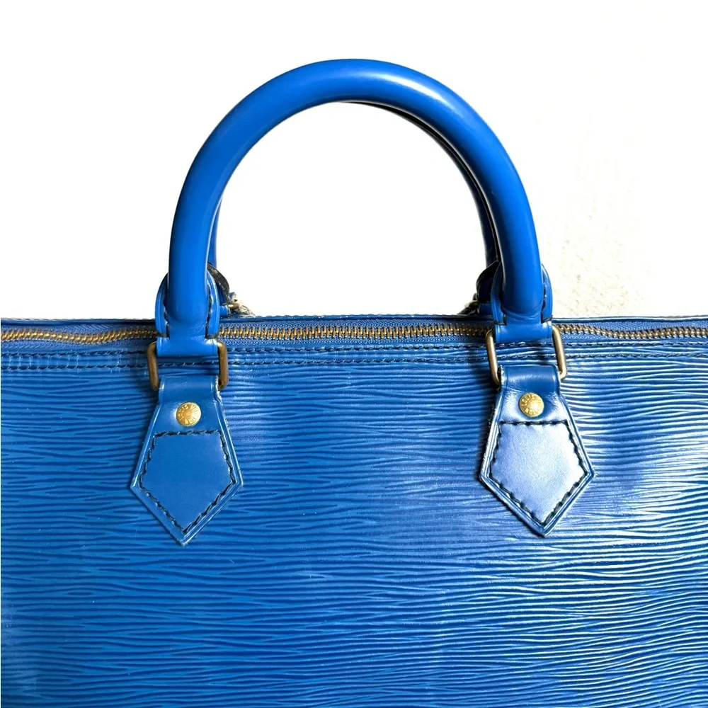 Authentic Louis Vuitton Speedy 35 Epi Leather satchel Bag Toledo blue M42995